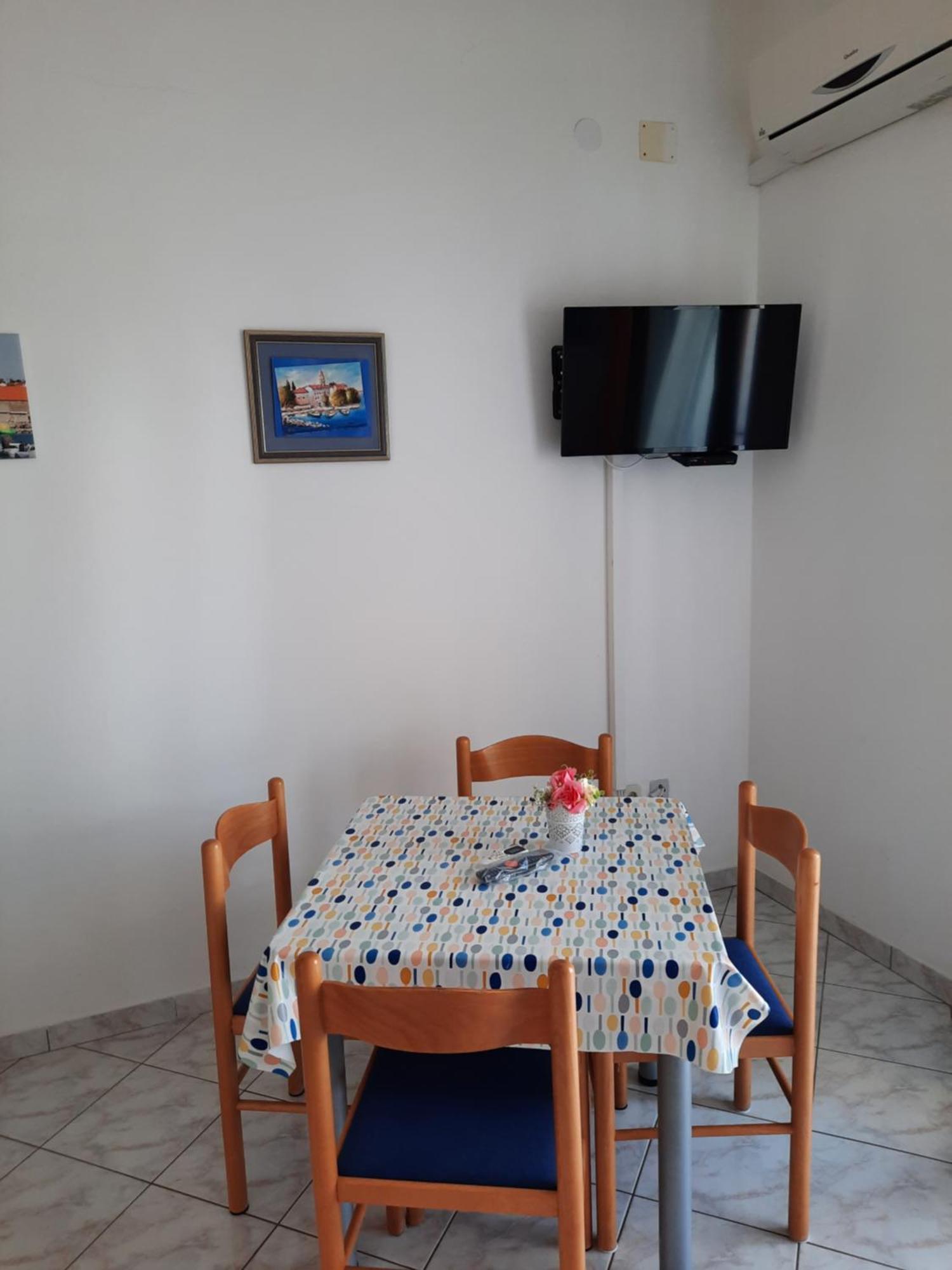 Apartmani Maver Sveti Filip i Jakov Buitenkant foto