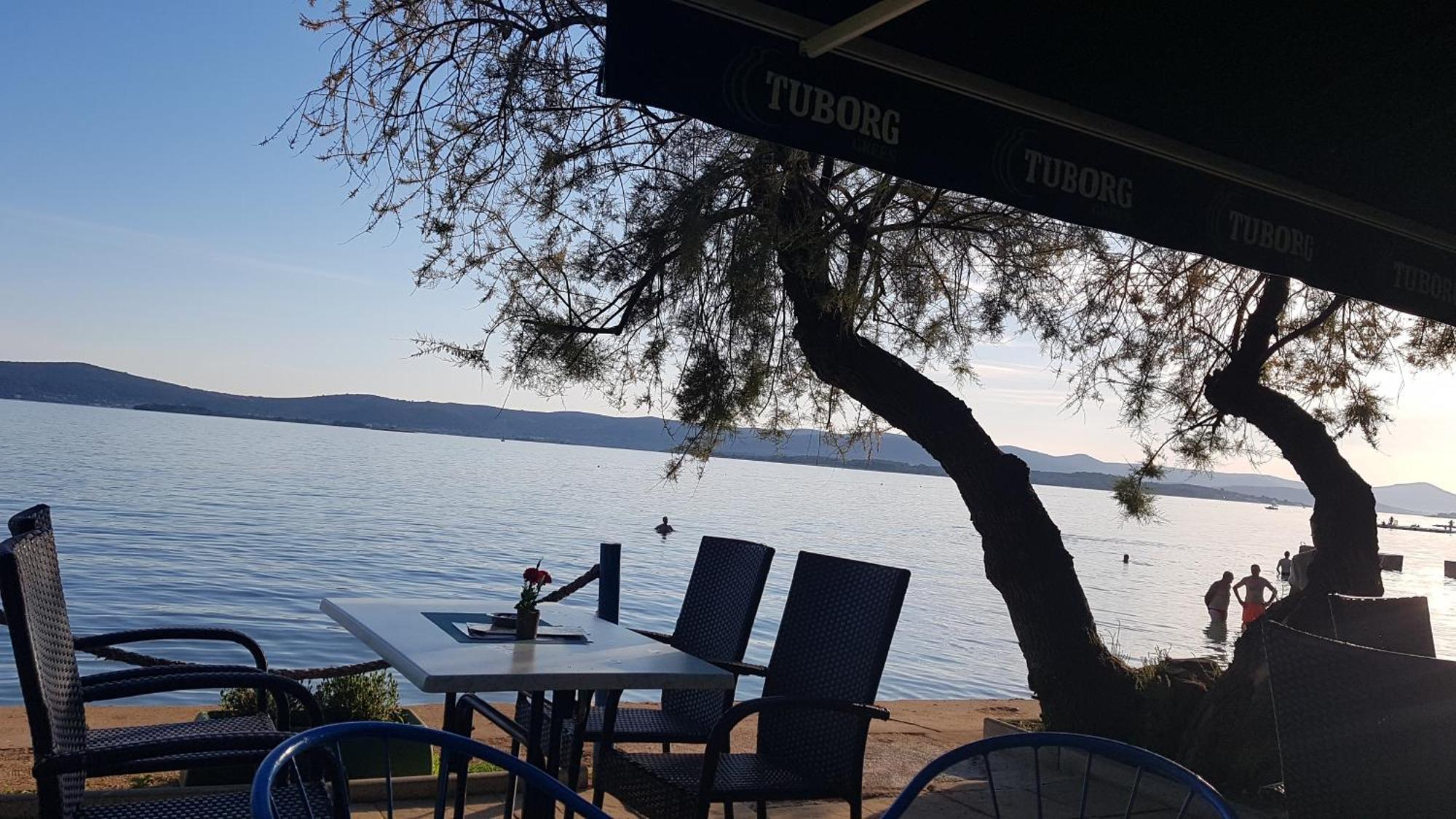 Apartmani Maver Sveti Filip i Jakov Buitenkant foto