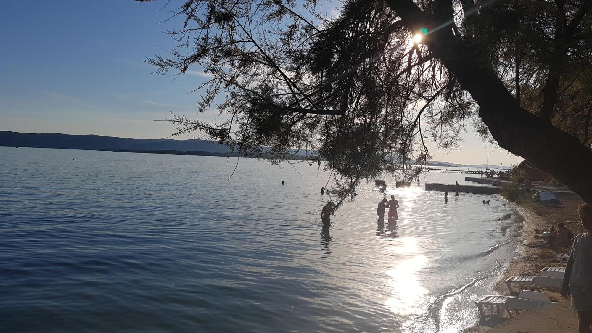 Apartmani Maver Sveti Filip i Jakov Buitenkant foto